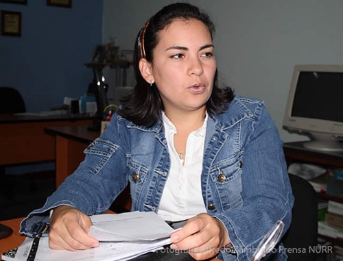 Elvimary Valecillos, auxiliar de servicios para el arte del NURR (Fotografía Alfredo Zambrano)