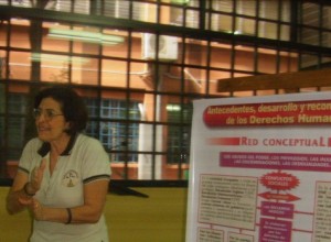 <Digimax V800 / Kenox V20 / Digimax V20 > La doctora Inés Ferrero durante su intervención