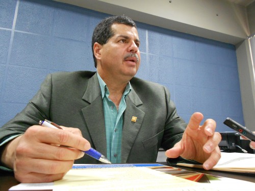 241012BCV brinda su apoyo a estudiantes de Maestría en FACES