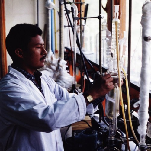 La inyección de recursos adicionales para dependencias centrales académicas permitirán el fortalecimiento de las unidades de investigación universitaria Foto: Archivo CDCHTA