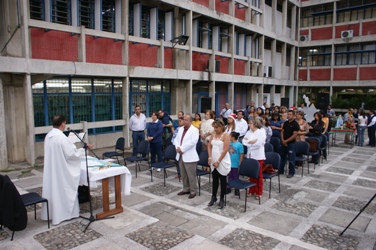 Misa de navidad en el edificio administrativo 