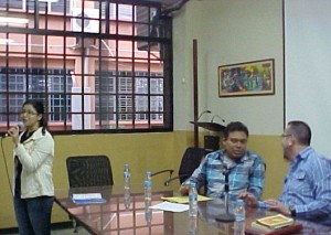 Parte del panel del evento con los profesores Vanessa Castro, Francisco Velásquez Gago y Elí Caicedo. (Foto: Marlene Otero)
