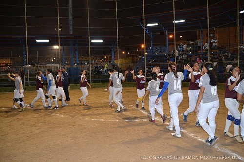 Los juegos de kickingball  y otras disciplinas se disfrutan todos los días en el Complejo Deportivo Lourdes. (Foto: Ramón Pico)