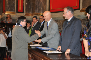 ACTO DE CONFERIMIENTO DE LA CONDECORACION DR RAFAEL CHUECOS POGGIOLI (2)