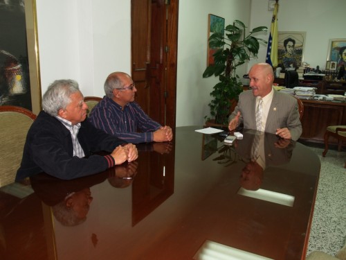 El Rector conversó con representantes del Comité de Afectados por pago incompleto