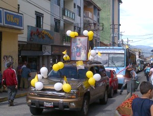 Más de 30 vehículo participaron en la caravana homenajeada a la Virgen del Carmen