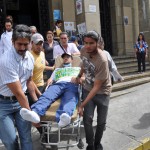 El bachiller Oscar Salazar, estudiante de la Facultad de Ingeniería, presentó serios problemas de salud, lo que lo obligándolo a abandonar la huelga de hambre. (Fotografía: Lánder Altuve)