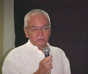 Otto Rosales, antropólogo, docente de la ULA Táchira y miembro de la Fundación Cultural BORDES, convocó a artistas, comunicadores e investigadores para discutir sobre ese difuso objeto de estudio que es el arte. (foto: A. González)