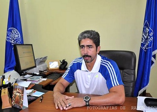 El profesor Zambrano habló sobre algunas actividades que se ejecutan en la Dirección de Deportes de la ULA. (Foto: Ramón Pico)