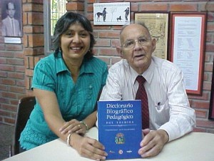 La licenciada Ada Marina Nava, coordinadora de la Biblioteca "Luis Beltrán Prieto Figueroa" de la ULA Táchira, es coautora del Diccionario Biográfico Pedagógico. Junto al historiador Temístocles Salazar.