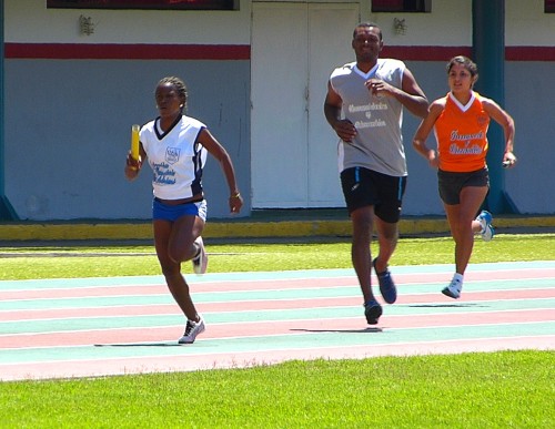 En relevo mixto Humanidades ganó la última prueba de los Interfacultades.