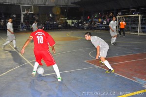 La competencia del fútbol sala de los Interfacultades ha servido de apoyo para preseleccionar los jugadores que representarán a la ULA en los venideros Juegos Nacionales Universitarios. (Foto: Ramón Pico)