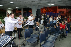 La música navideña fue un ingrediente importante en esta celebración, que revivió la alegría de gran número de personas. (Foto: RDF) 