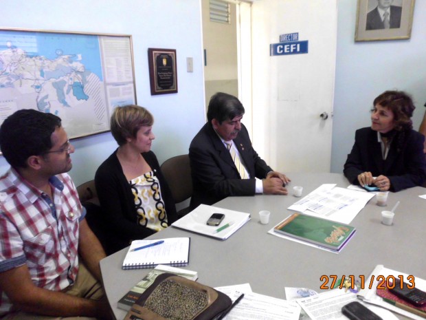 Entrevista de representantes de Embajada de Canadá con autoridades e investigadores de la ULA  Táchira. Izq. a derecha: David Da Silva, Michelle Careziss, Omar Pérez Díaz, coordinador administrativo de la la ULA y la vicerrectora académica, Patricia Rosenzweig. Foto: Adela González)