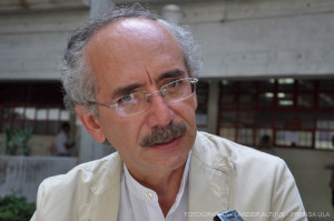 Profesor Hernán Lucena. director del Centro de Estudios de África y Asia (Fotografía: Archivo Prensa ULA )