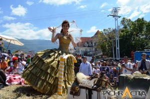 La estudiante de la ULA Marlina González a quien apoya la Banda Show San Sebastián de la ULA Táchira durante el Reinado de la FISS 2014.