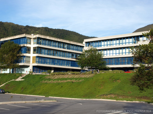 A través de un trabajo en equipo de la comunidad universitaria en Ingeniería se han podido consolidar importantes obras y planificaciones en aras del crecimiento de esta facultad. (Foto: Ramón Pico)