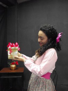 Carmencita en la obra Cándido el asador de conejos (Foto Teatrulat)