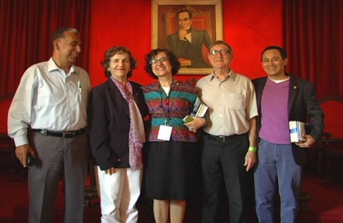 De izquierda a derecha: Víctor García, Patricia Rosenzweig Levy, Marie-Louise Saboungi, David Price y Walter Torres. (Foto: Cortesía TV-ULA) 
