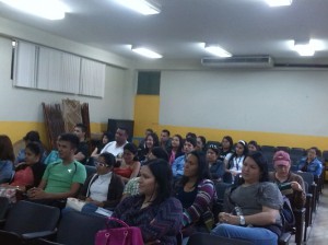 Parte del público asistente conformado por docentes y estudiantes graduandos de la ULA Táchira (Foto: Marlene Otero)