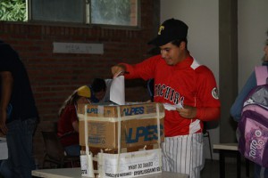 El recinto del proceso fue la Biblioteca "Luis Beltrán Pietro Figueroa". (Fotografía: María Virginia Vivas Salinas).