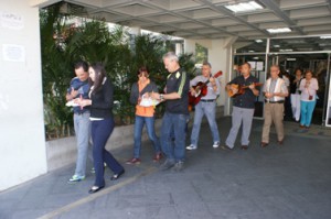 Observamos a la gran familia ulandina en su recorrido por las instalaciones. (Foto: Carlos Castro) 