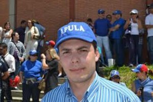 El secretario de Asuntos Gremiales de Apula, prof. Virgilio Castillo Blanco, informó a los agremiados sobre la situación de Fonprula (Imagen: apulaipp.org.ve)