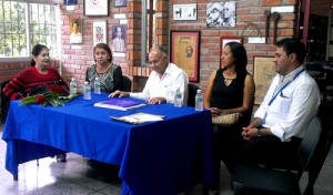 En el acto dedicado a celebrar los 35 años de Serbiula estuvieron presentes docentes y miembros del personal jubilado de la biblioteca "Luis Beltrán Prieto Figueroa" del Táchira. (Foto: María José Romero Rolón)